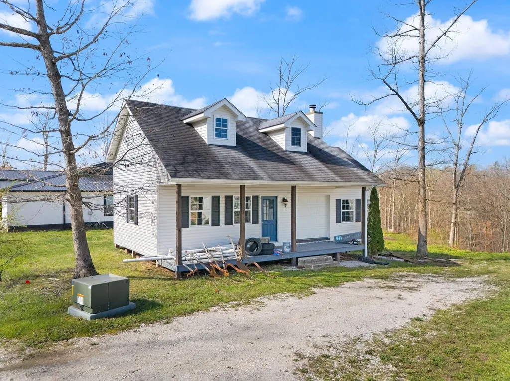 88 Hawkins Lane Clay City KY 40312