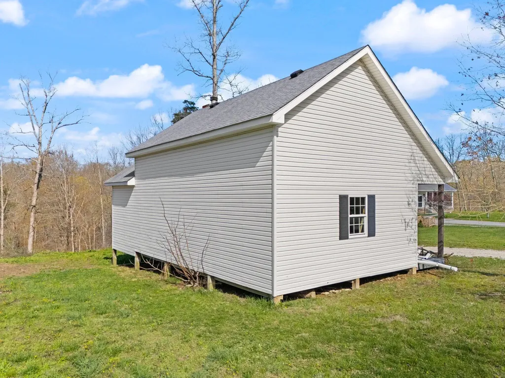 88 Hawkins Lane Clay City KY 40312