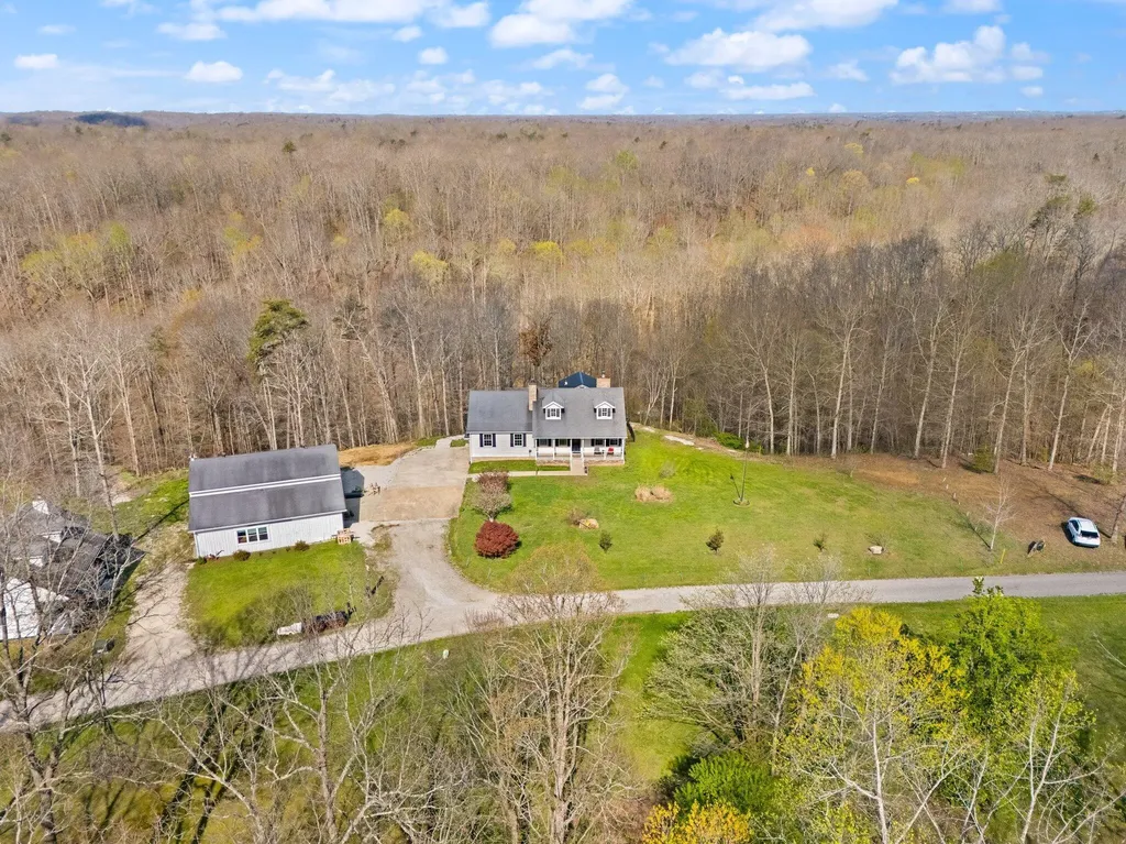 88 Hawkins Lane Clay City KY 40312
