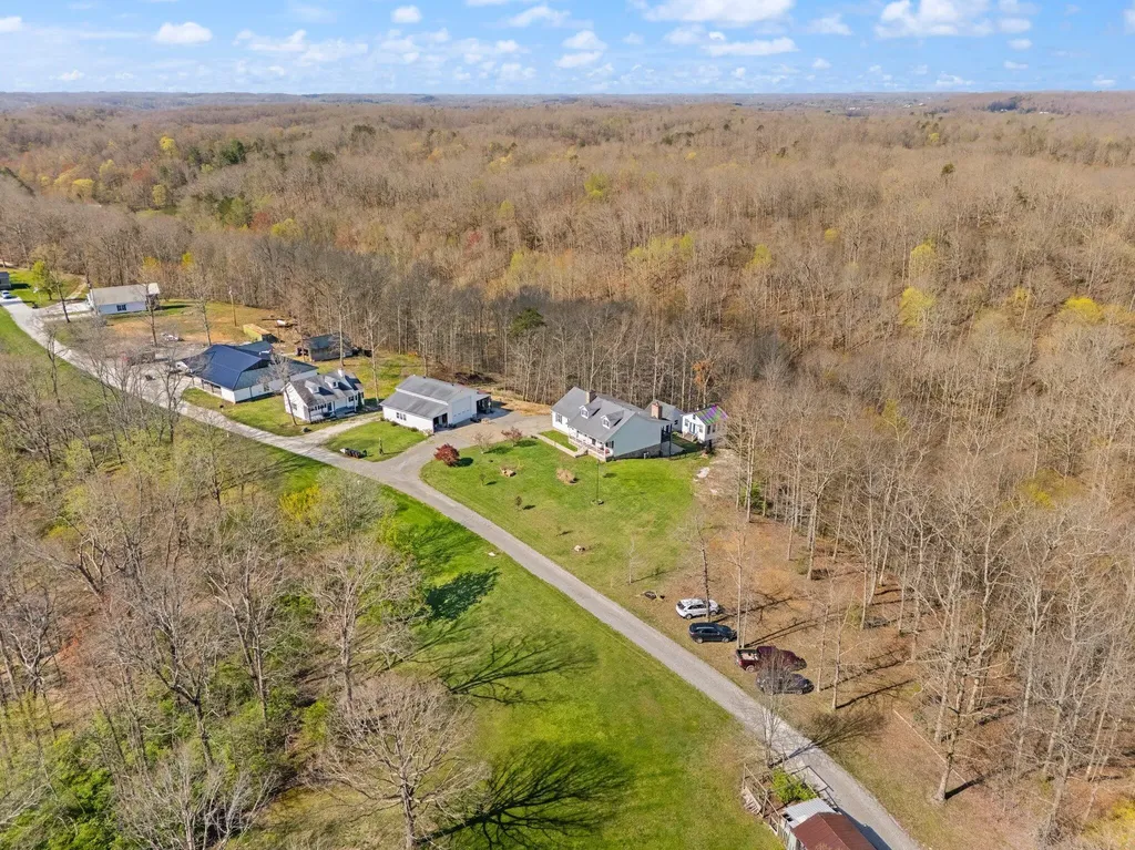 88 Hawkins Lane Clay City KY 40312