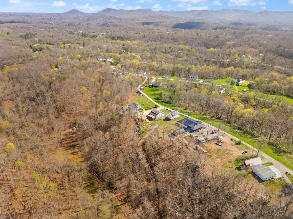 88 Hawkins Lane Clay City KY 40312