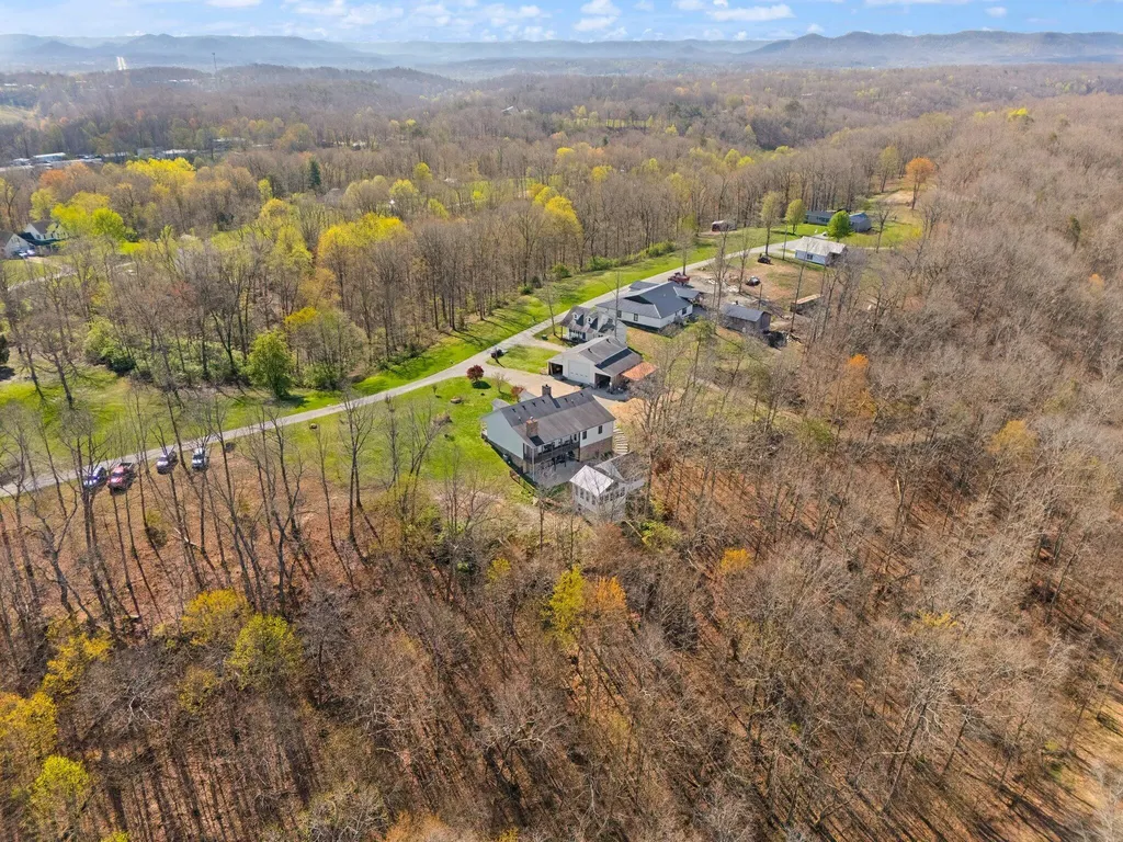 88 Hawkins Lane Clay City KY 40312