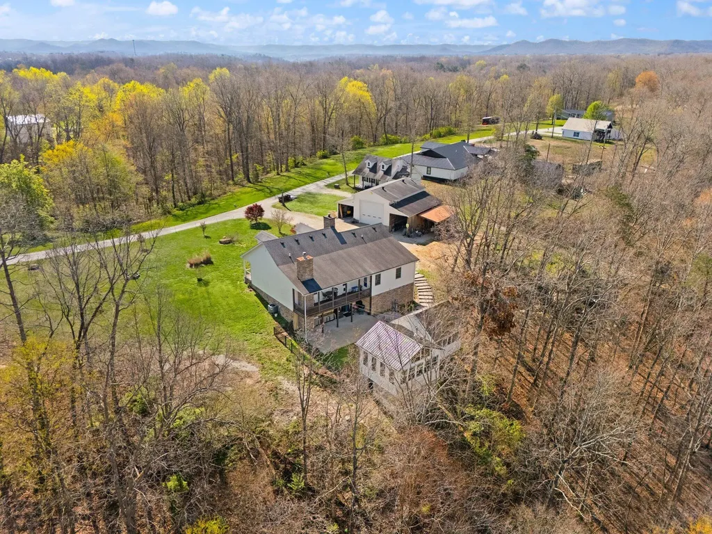 88 Hawkins Lane Clay City KY 40312