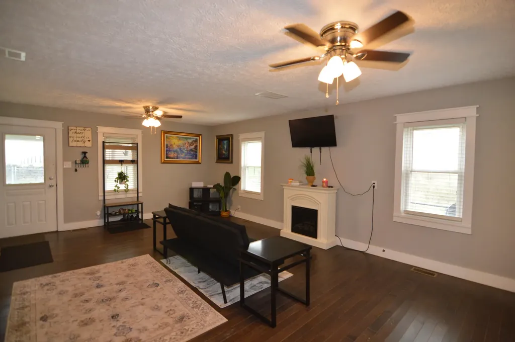 1278 Elm Fork Road Nicholasville KY 40356