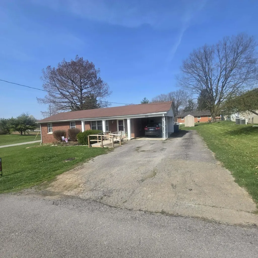 523 Perkins Avenue Danville KY 40422