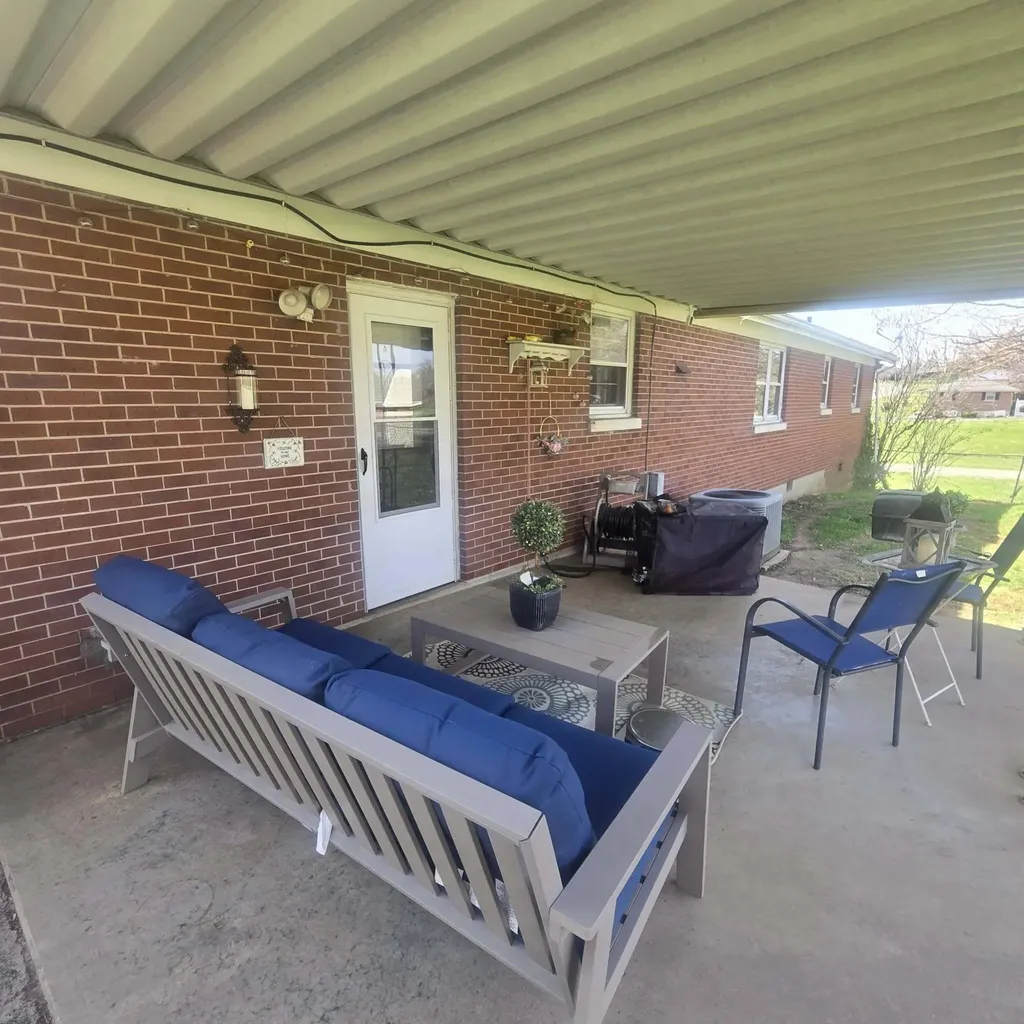 523 Perkins Avenue Danville KY 40422
