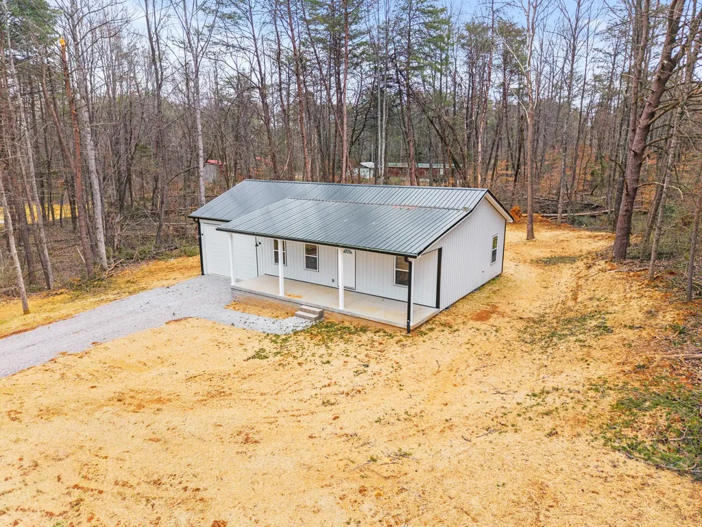 221 Pine Tree Circle Drive Nancy KY 42544