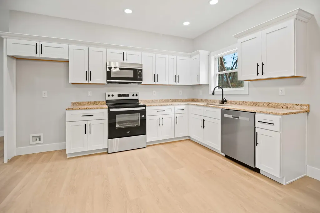 221 Pine Tree Circle Drive Nancy KY 42544