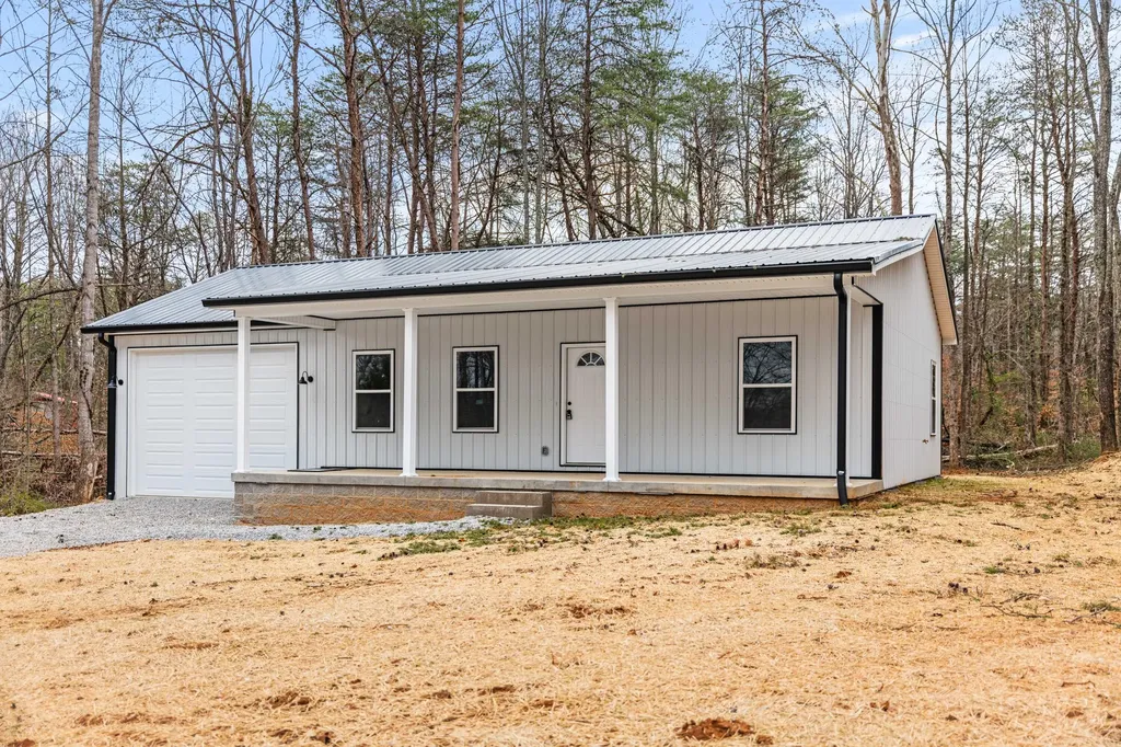 221 Pine Tree Circle Drive Nancy KY 42544