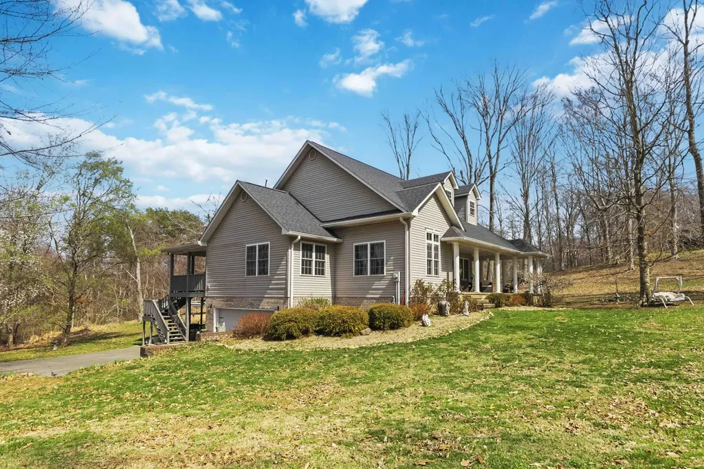 398 Carriage Lane Jamestown KY 42629
