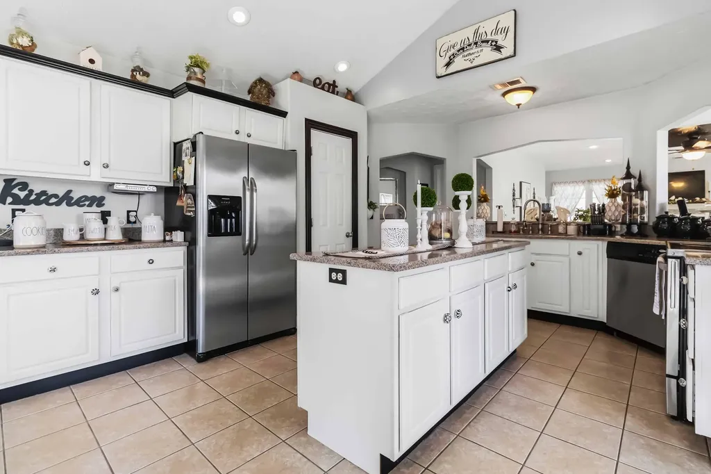 398 Carriage Lane Jamestown KY 42629