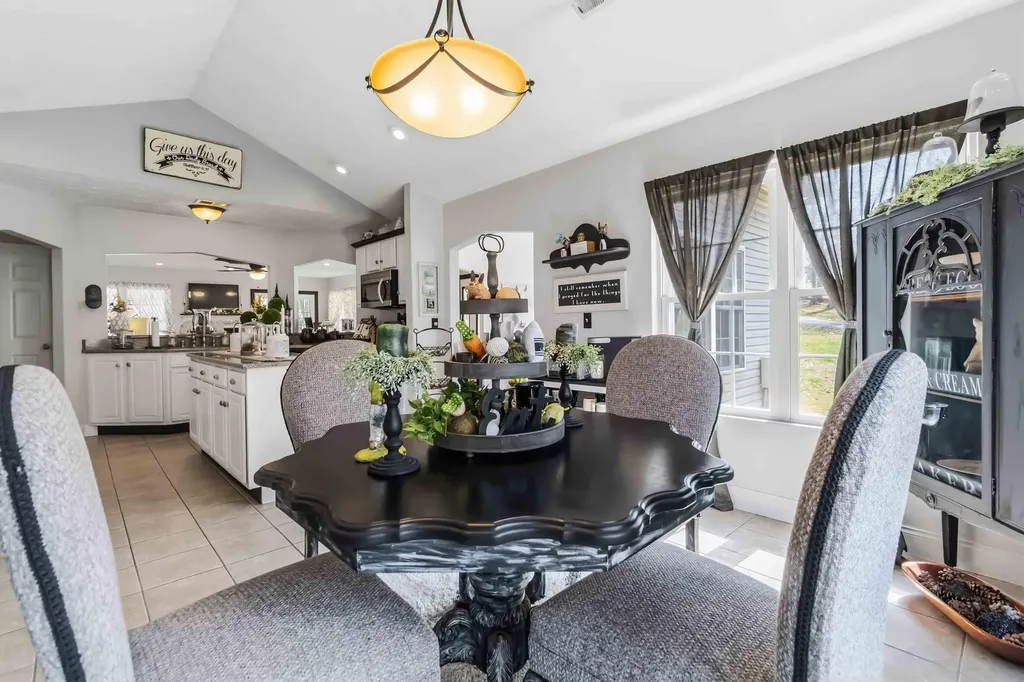 398 Carriage Lane Jamestown KY 42629