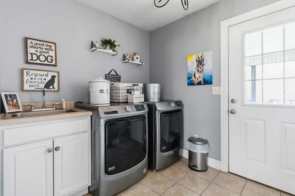 398 Carriage Lane Jamestown KY 42629