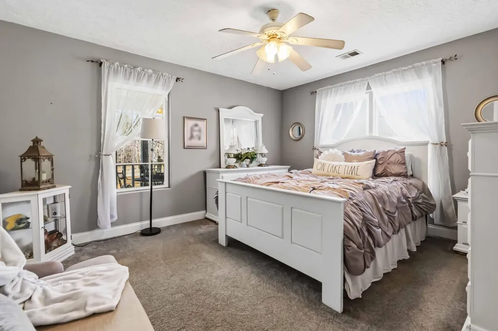 398 Carriage Lane Jamestown KY 42629