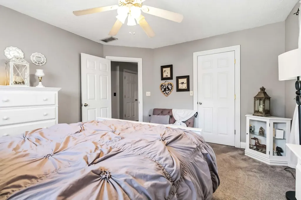 398 Carriage Lane Jamestown KY 42629