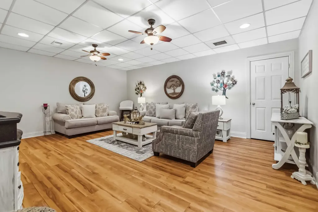 398 Carriage Lane Jamestown KY 42629