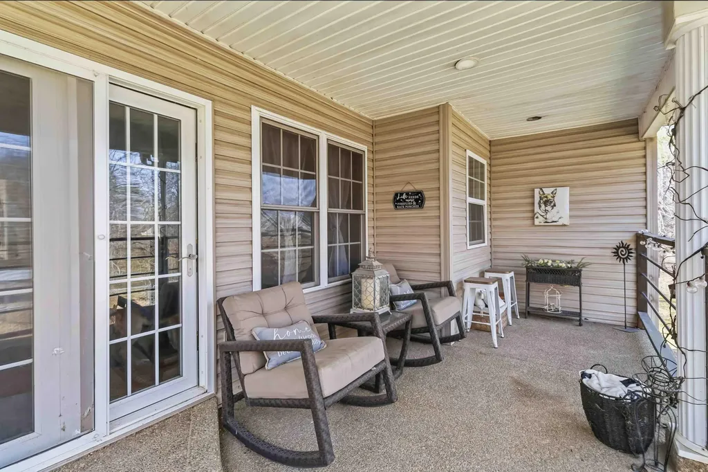 398 Carriage Lane Jamestown KY 42629