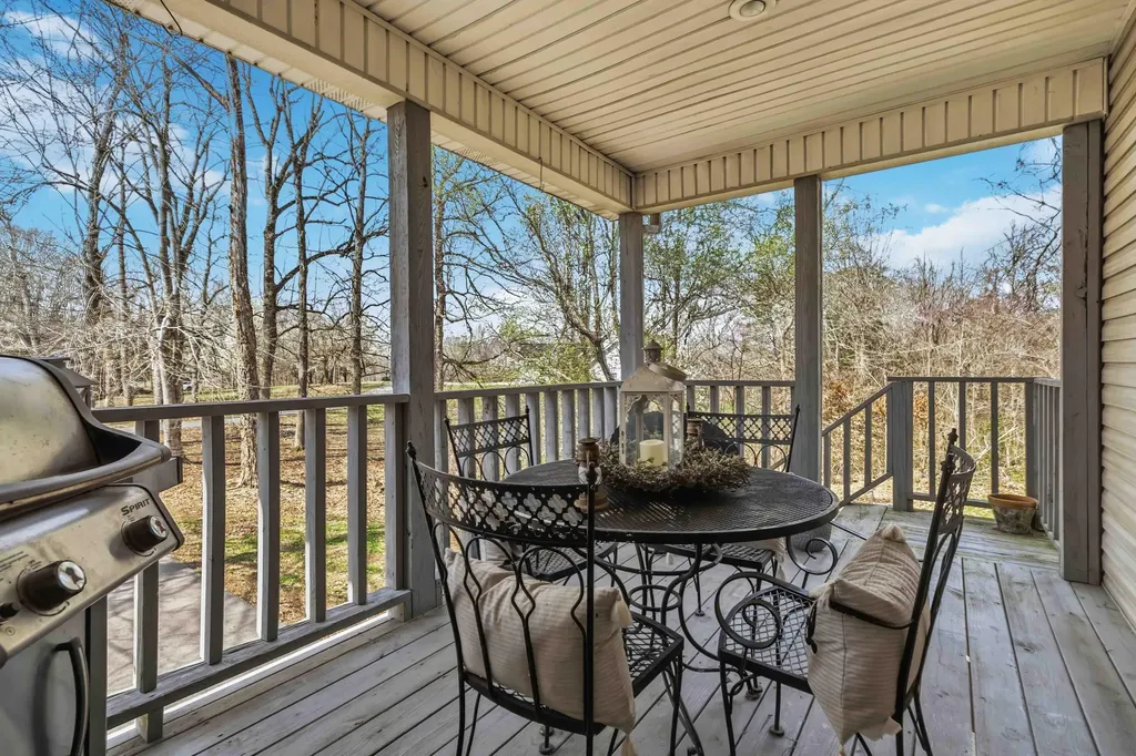 398 Carriage Lane Jamestown KY 42629
