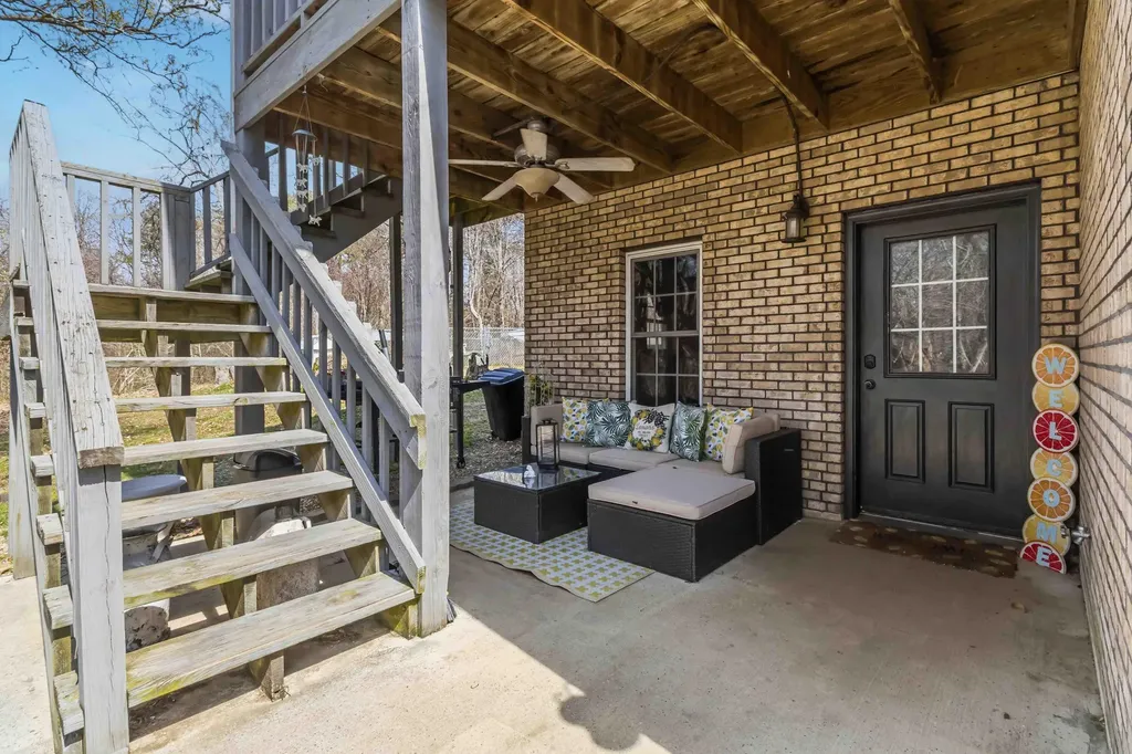 398 Carriage Lane Jamestown KY 42629