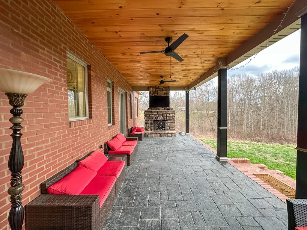 128 Marcum Trail East Bernstadt KY 40729