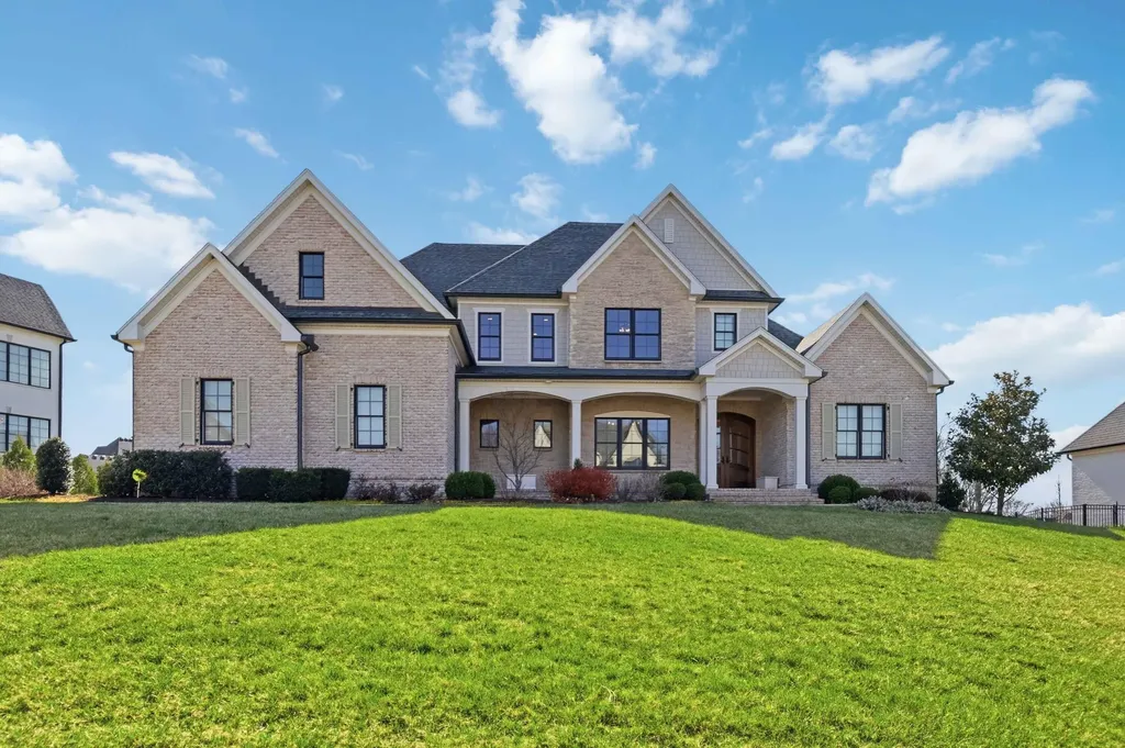 2584 Cayman Heights Lexington KY 40509