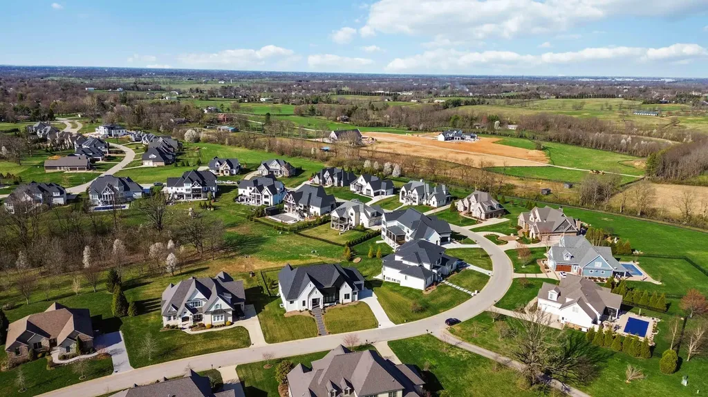 2584 Cayman Heights Lexington KY 40509