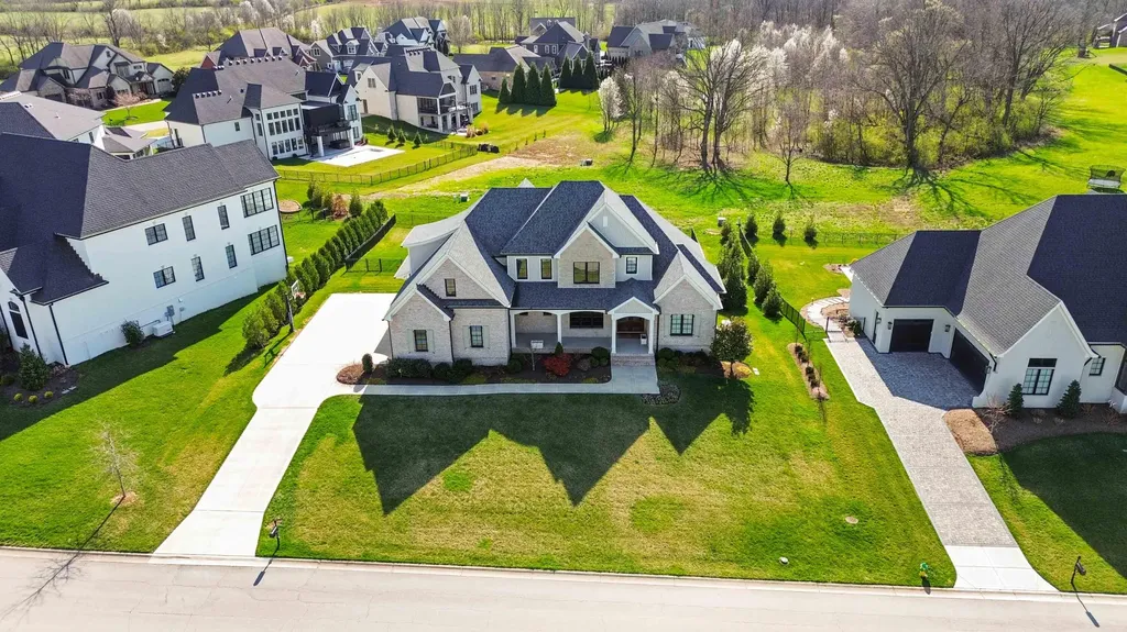 2584 Cayman Heights Lexington KY 40509
