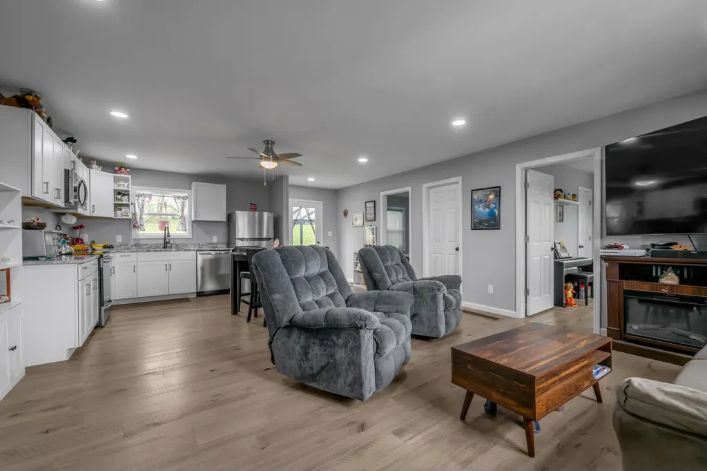 1291-1299 Muddy Creek Road Winchester KY 40391