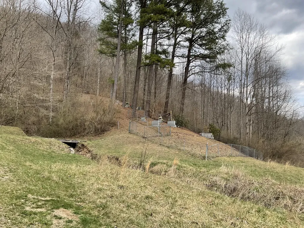 456 Arnetts Fork Road Big Creek KY 40914