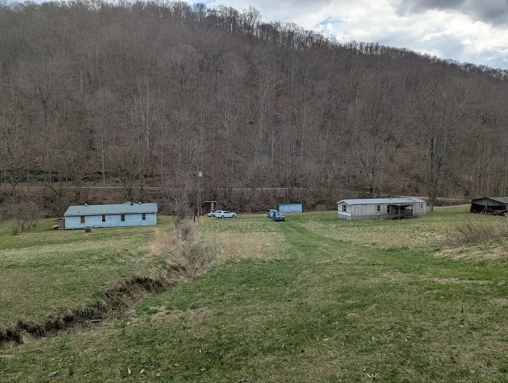 456 Arnetts Fork Road Big Creek KY 40914