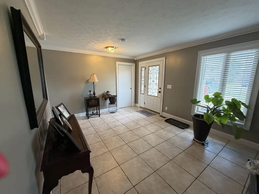 37 Cayenne Lane London KY 40741