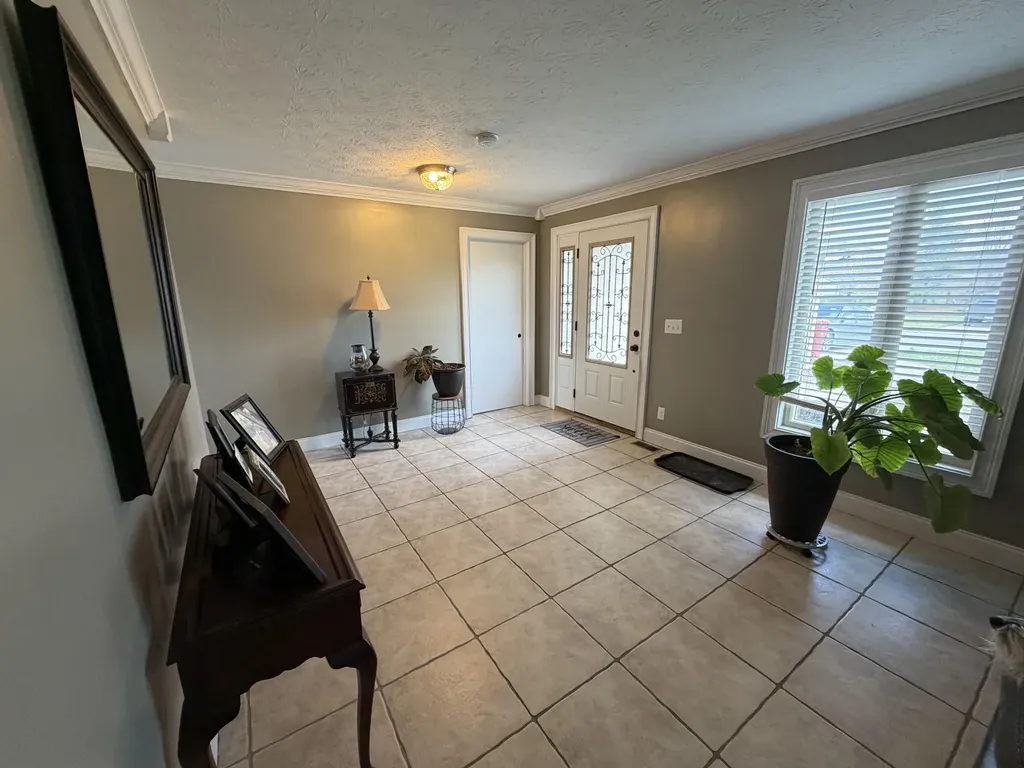 37 Cayenne Lane London KY 40741