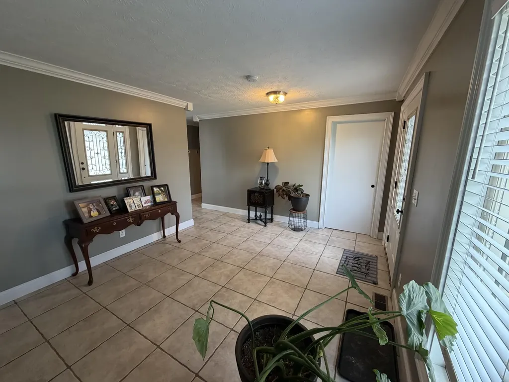 37 Cayenne Lane London KY 40741
