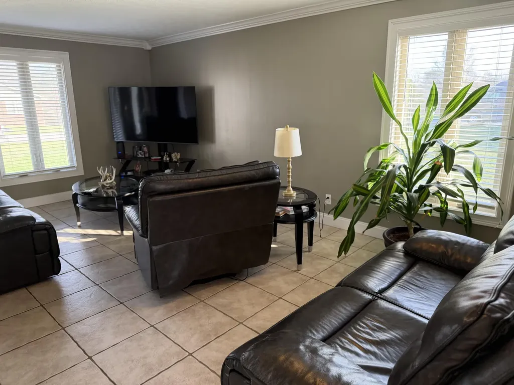37 Cayenne Lane London KY 40741