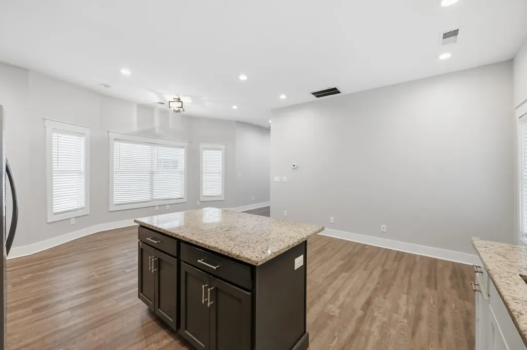 638 Limestone Lexington KY 40508