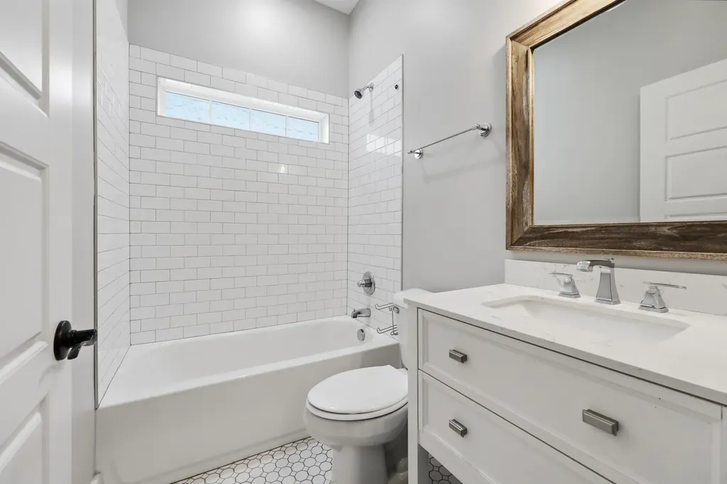 638 Limestone Lexington KY 40508
