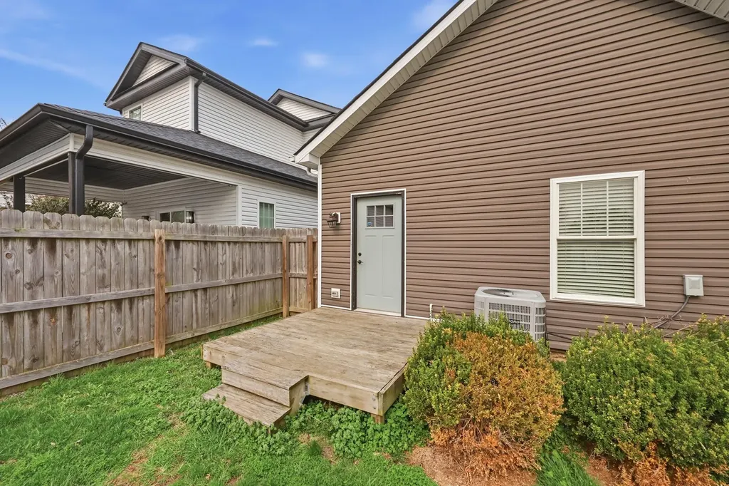 638 Limestone Lexington KY 40508
