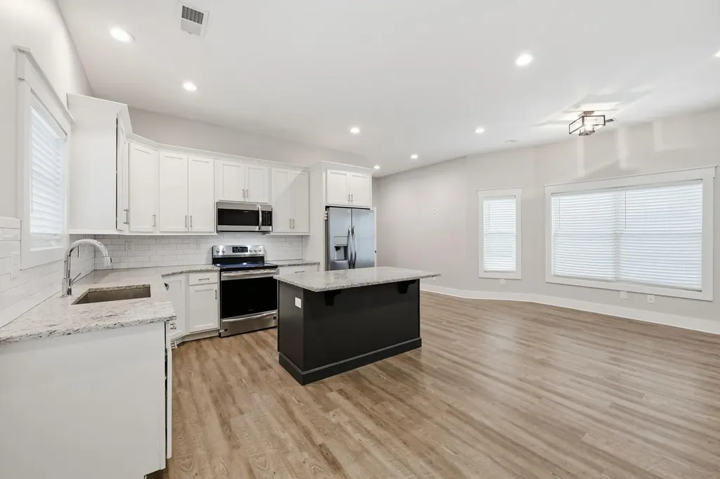 638 Limestone Lexington KY 40508