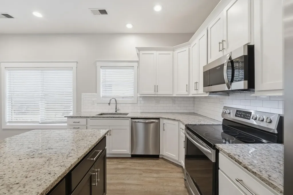 638 Limestone Lexington KY 40508
