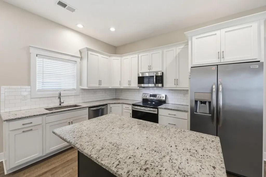 638 Limestone Lexington KY 40508