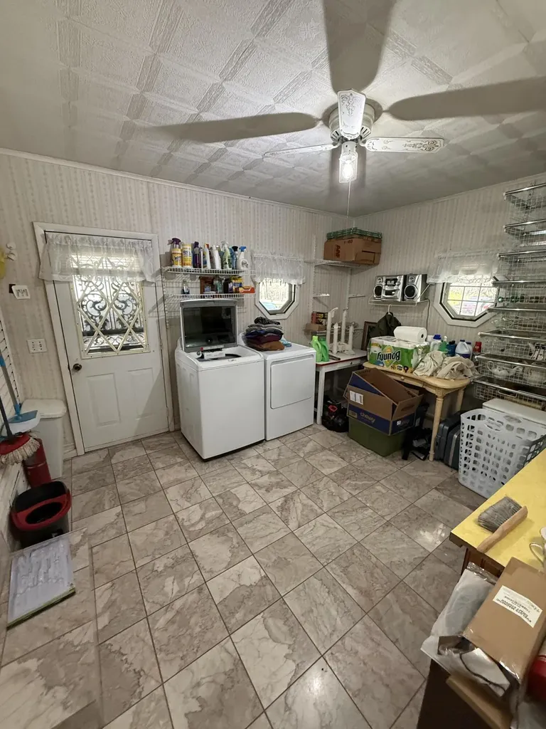 2572 State Highway 806 Eolia KY 40826