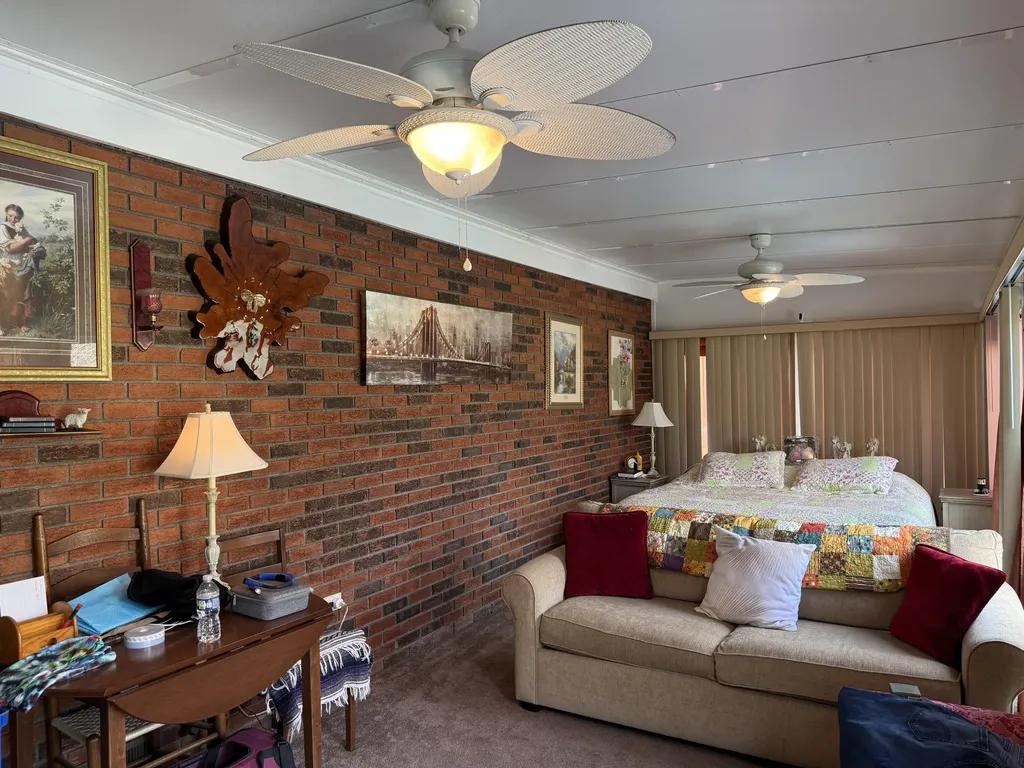2572 State Highway 806 Eolia KY 40826