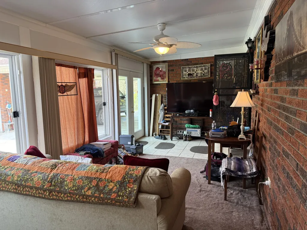 2572 State Highway 806 Eolia KY 40826