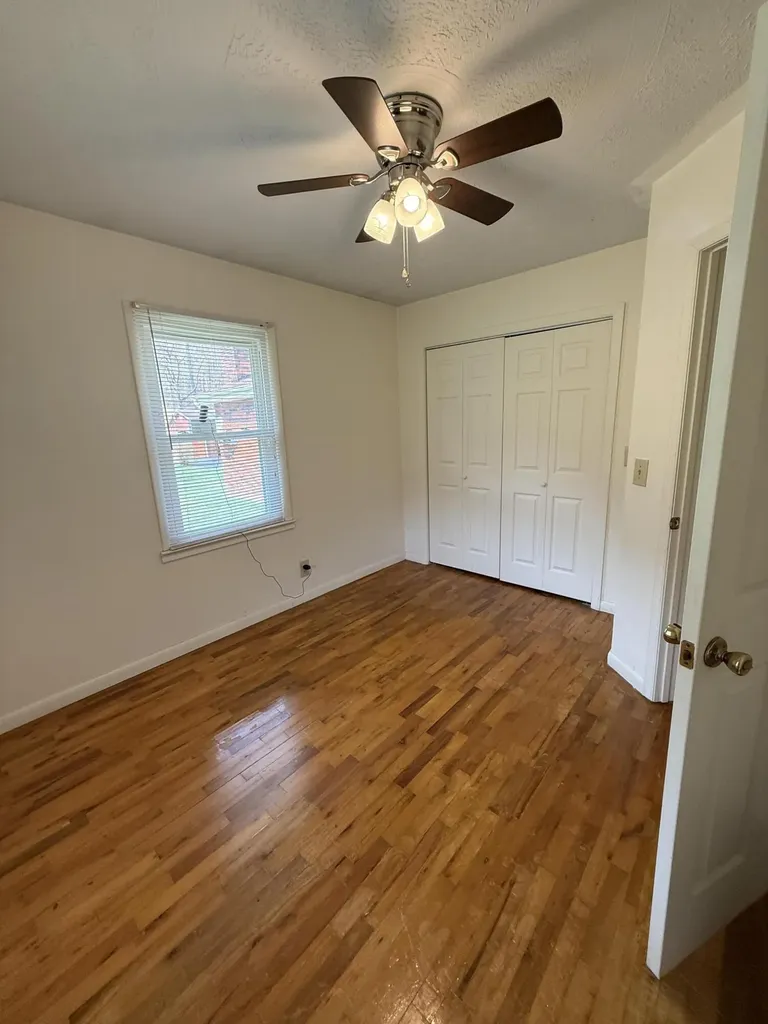 2572 State Highway 806 Eolia KY 40826