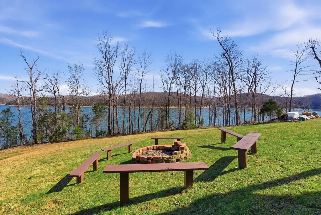 97 Black Walnut Lane Monticello KY 42633
