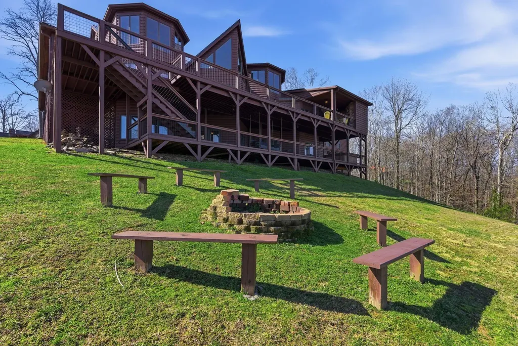 97 Black Walnut Lane Monticello KY 42633