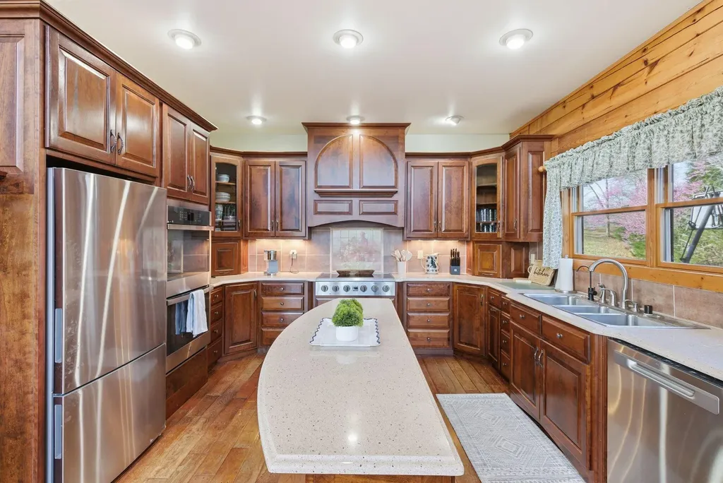 97 Black Walnut Lane Monticello KY 42633