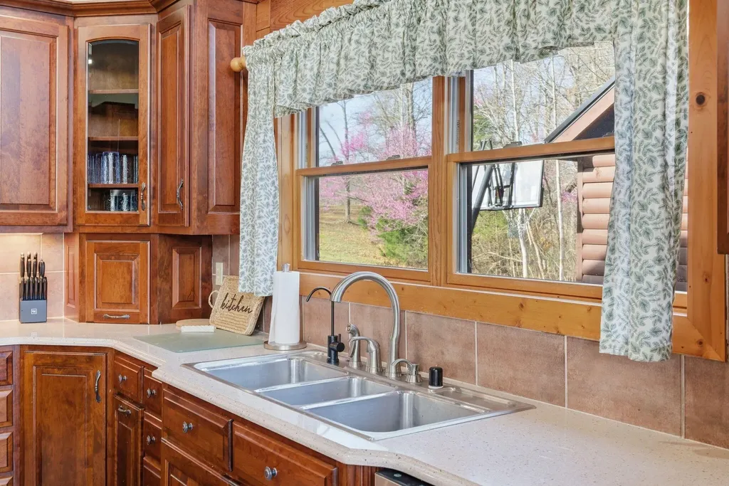 97 Black Walnut Lane Monticello KY 42633