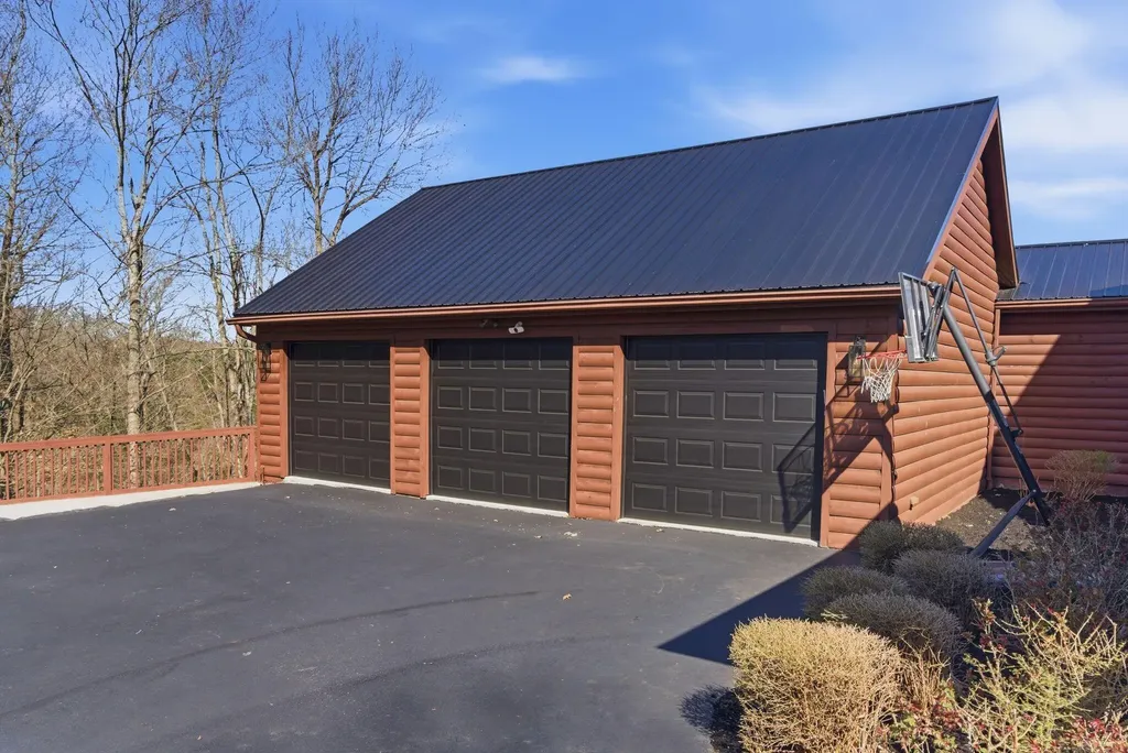 97 Black Walnut Lane Monticello KY 42633
