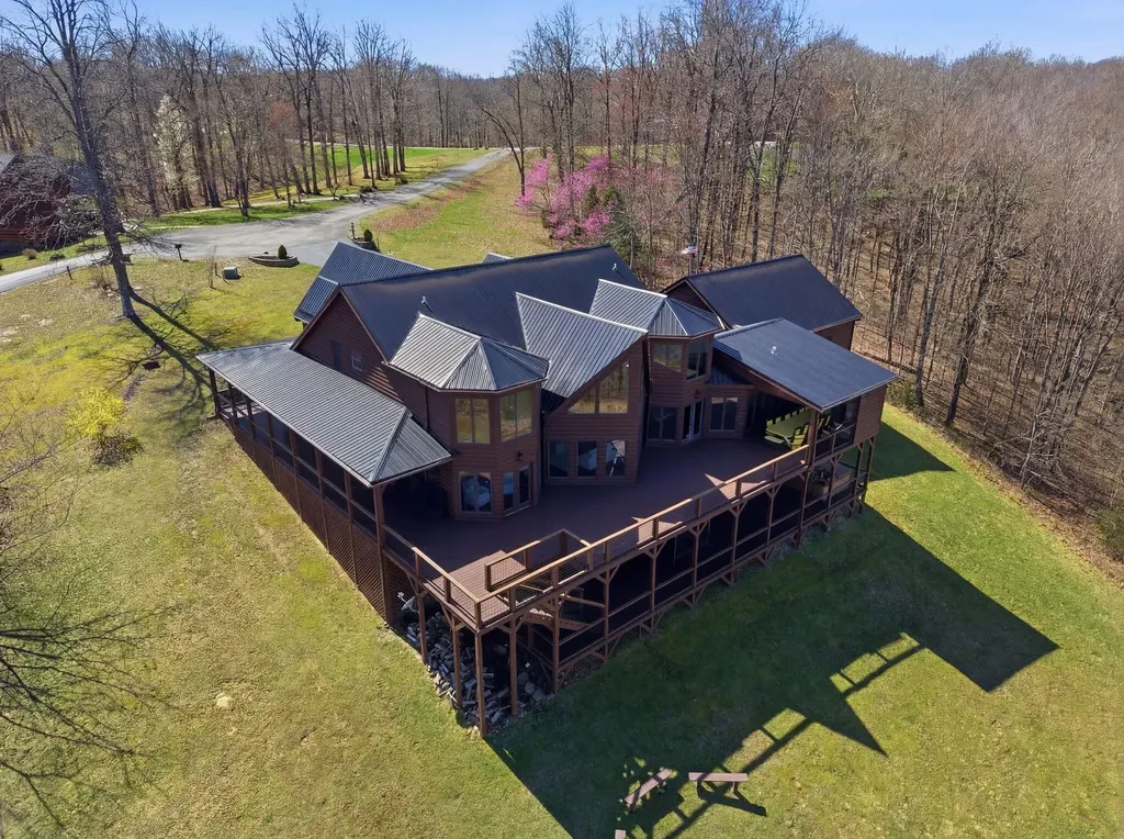 97 Black Walnut Lane Monticello KY 42633